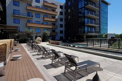 Image de Landing | Stylish 2bd, Pool, Gym