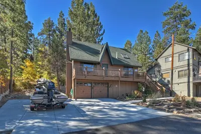 Image de Lakeview Home! Steps to the Lake, Half Mile to the Village. Brand New Hot Tub, F