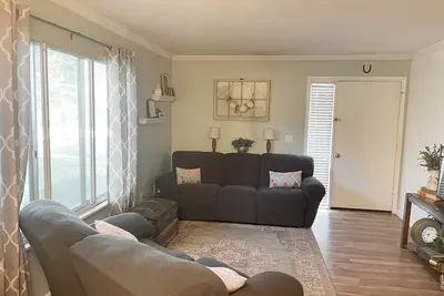 Image de Cozy and Comfy 2 Bedroom Condo in Grand Blanc