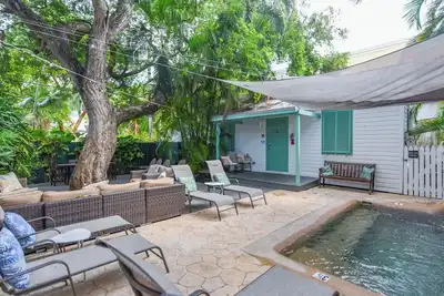 Image de Harbor Walk Hideaways | Group Compound In Old Town!