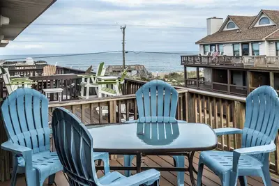 Image de Oceanside condo conveniently located near several Kitty Hawk hot spots!
