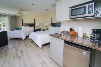 Image de Beach Getaway! Enjoy Free Breakfast and Free Parking, Outdoor Pool