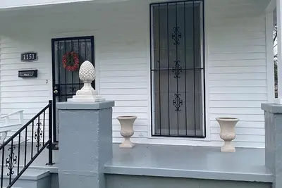 Image de Charming 2-bedroom house only 4 minutes from the gates of Lsu.