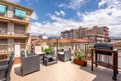 Image de Simple Duplex Apartment with Terrace in Viareggio