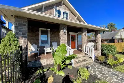 Image de Downtown House steps to Falls Park, Baseball Stadium, Restaurants & Shopping
