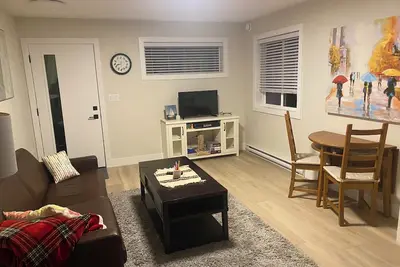 Image de Brand new suite in Victoria!