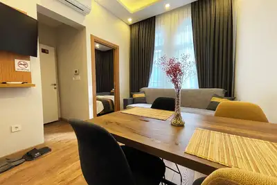 Image de Enchanting  1-bedroom apt  with  Fast WiFi, Ac near nişantaşi