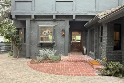 Image de Charming 3-bedroom home in Beverly Hills - Celebrity Estate!