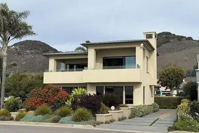 Image de Oceanfront Home with Panoramic Views in Shell Beach Monthly Rental
