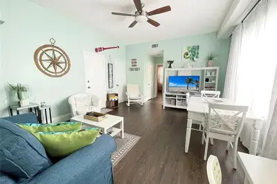 Image de 1 Bd Condo Just 60 Seconds from the Sand and Hollywood Beach Broadwalk