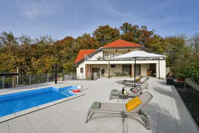 Image de Superbe maison à Grabrovnik avec sauna