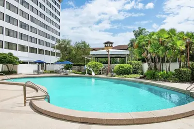 Image de Relaxing Room with Pool Access - Perfect Tampa Stay Near the Airport