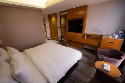 Image de Deluxe Double or Twin Room | Gloria Hotel | Modern Stay in Central Amman