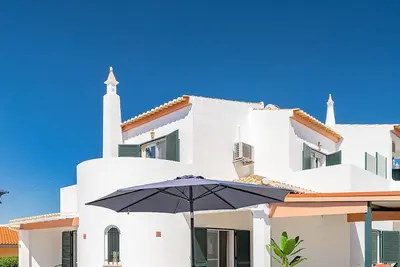 Image de #245 Villa Harpista by Home Holidays
