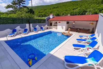 Image de Superbe maison à Slivno avec jacuzzi
