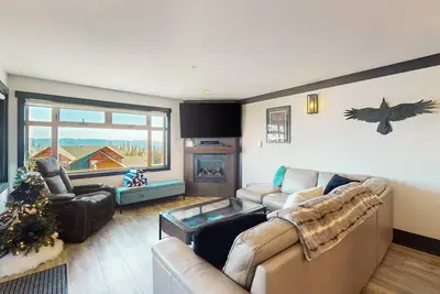 Image de Cozy condo with ski-in/ski-out access and stunning mountain views