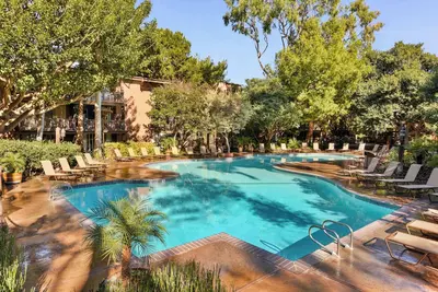 Image de Village 2-bedroom apartment with WiFi, full kitchen in Marina del Rey