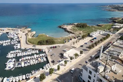 Image de \"Sur la mer\" Maison de luxe San Foca avec climat et Wi-Fi