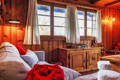 Image de Belle maison de vacances privée pour 8 personnes avec Wifi, terrasse et parking
