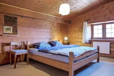 Joli appartement pour 4 personnes avec Wifi, Tv, terrasse, animaux admis, vue panoramique et parking