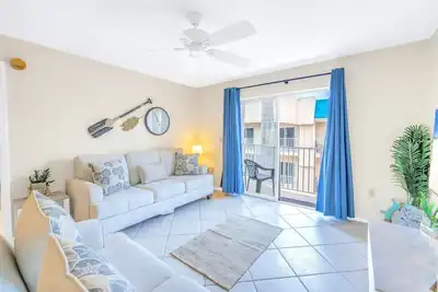 Image de Gertrude's Siesta | Bayside Unit, Balcony, Private-Beach, Heated Pools, Pickle, Hot-tub, Tennis!