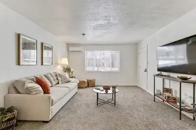 Image de 5 Mins off i15, Pickle Ball Courts Close By!