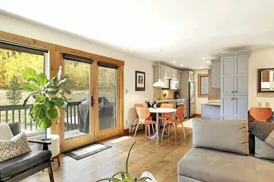 Image de Cozy East Vail Retreat with Fireplace, 2 Balconies