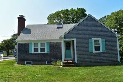 Image de Adorable 4 bedroom beach home, only. 7 miles to the beach