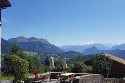 Image de Ferme de \"La Villiaz\"! \nVue exceptionnelle sur le Mont-Blanc.