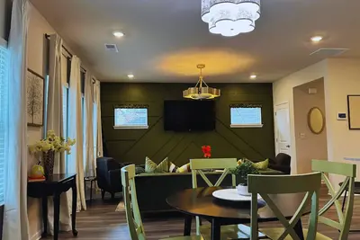 Image de A Mid Century Modern Oasis