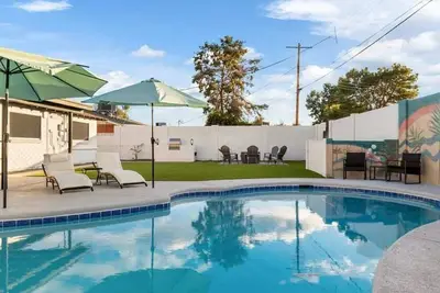 Image de Vacation Paradise in Old Town Scottsdale!
