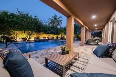 Image de Spacious N. Scottsdale 6 Bdrm Sanctuary w/Pool & Hot Tub!