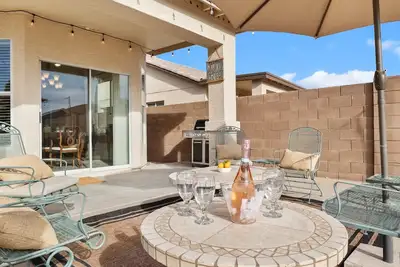 Image de Spacious 4 bedroom with large backyard in Surprise