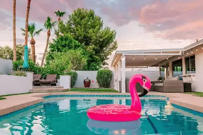 New 4br • Heated Pool • Putting Green • Game Room