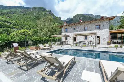 Image de Wonderful apartment with swimming pool and lake view