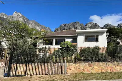 Image de Entire Family Home in Camps Bay