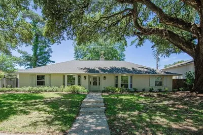 Image de Spacious 4-bedroom house with bonus room in charming Baton Rouge with WiFi, Ac