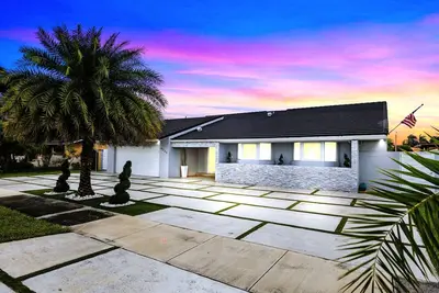 Image de Spectacular Miami, 12 Miles from Downtown/ GameRoom/Heated P