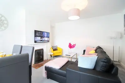 Image de Virexxa Aylesbury Centre - Deluxe Suite - 3Bed House with Free Parking