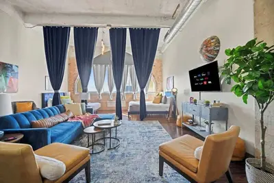Image de Downtown Penthouse Close to Convention Center
