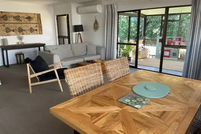 Image de Sunny Beachside Retreat Just 2 Minutes From Shoreline, Shops & Dining!