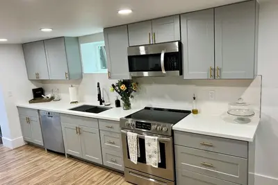 Image de Rare, Newly Built 2 Bedroom 1 Bath with Secure Parking Space