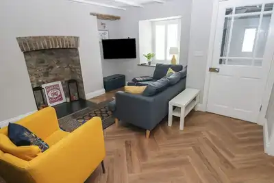 Image de Min-Y-Ffordd, pet friendly, with a garden in Dinas Cross