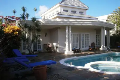 Image de A family-friendly island retreat meets a serene bayside village at Cap Cove