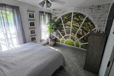 Image de Charming 1-bedroom apartment minutes from Ricketts Glenn State Park.