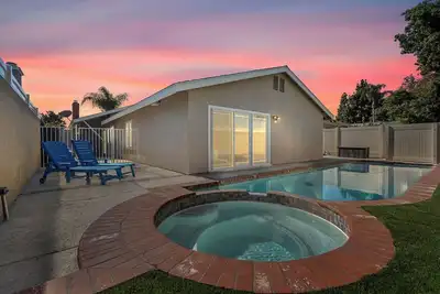 Spacious 3br Home w\/ Pool Garage - Near Disneyland\n