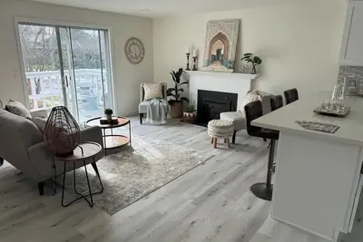 Image de 5-Bdr, Family Friendly, Extended Stay, Remodeled\n\n