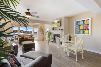 Image de 🌴Oasis Retreat – Lakefront Escape at Osage Beach