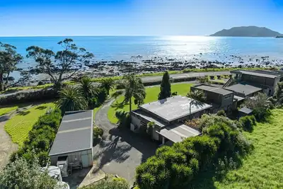 Image de Come and stay at XanDie's! Premium accommodation at Waihau Bay!
