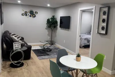 Image de Cozy 1br Suite at Winnipeg South
